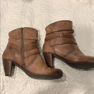 Pila Lino boots size 39. Fair to good condition